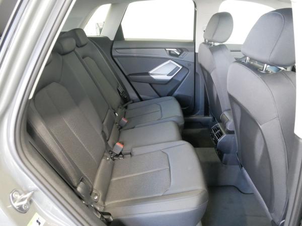 Audi Q3 35 TFSI S tro. advanced LED AHK virt. Cock.