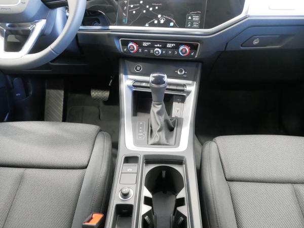 Audi Q3 35 TFSI S tro. advanced LED AHK virt. Cock.