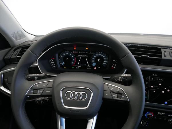 Audi Q3 35 TFSI S tro. advanced LED AHK virt. Cock.