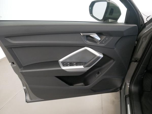 Audi Q3 35 TFSI S tro. advanced LED AHK virt. Cock.