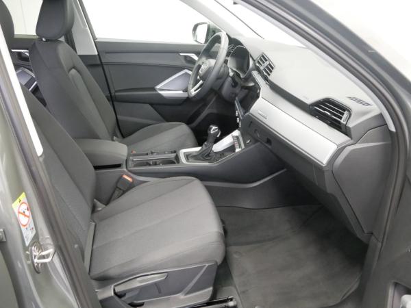 Audi Q3 35 TFSI S tro. advanced LED AHK virt. Cock.