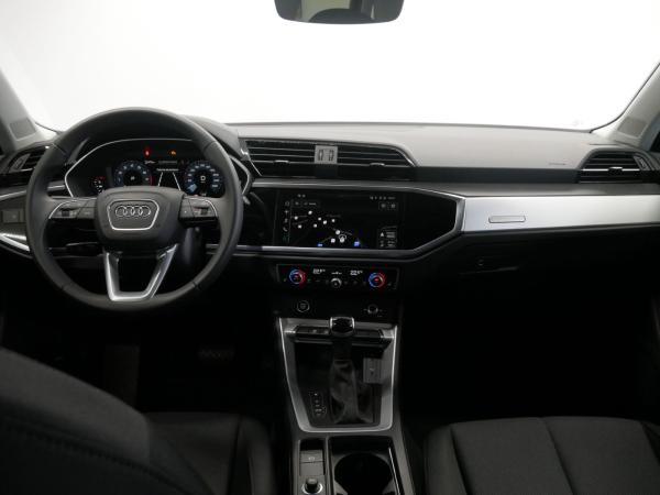 Audi Q3 35 TFSI S tro. advanced LED AHK virt. Cock.