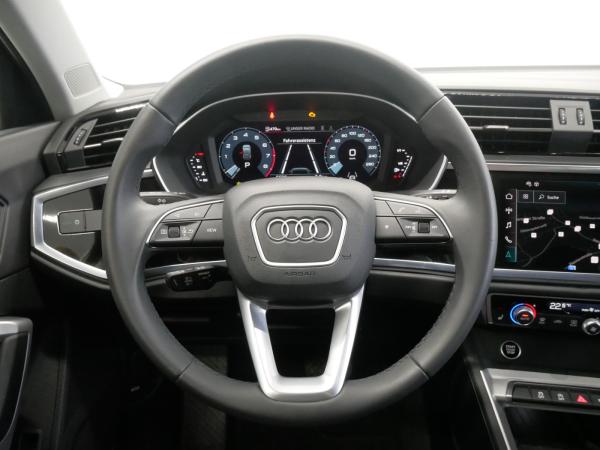 Audi Q3 35 TFSI S tro. advanced LED AHK virt. Cock.