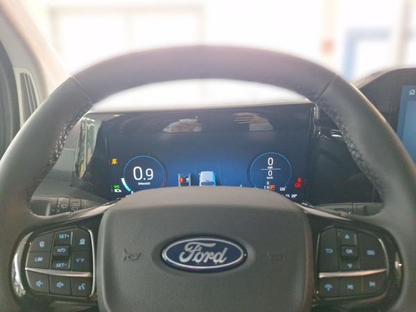 Ford Custom Nugget Titanium 320 L1 170PS Automatik ***Sofort Verfügbar***