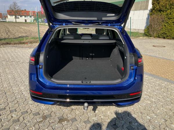 Volkswagen Passat Variant ELEGANCE 1.5TSI DSG HYBRID NP.72T ACC.5J-G.AHK.AREA-VIEW.NAVI+VC.HUD