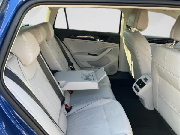 Volkswagen Passat Variant ELEGANCE 1.5TSI DSG HYBRID NP.72T ACC.5J-G.AHK.AREA-VIEW.NAVI+VC.HUD