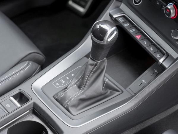 Audi Q3 35 TFSI S line Panorama Kamera Matrix ACC