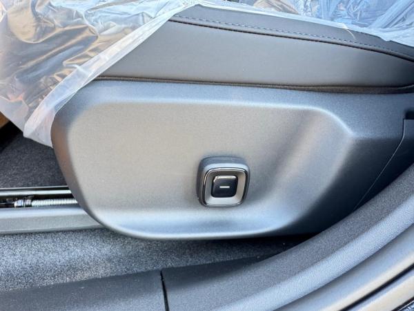 Volvo EX30 Single Motor Extended Range PLUS - Black Edition - Sofort lieferbar!