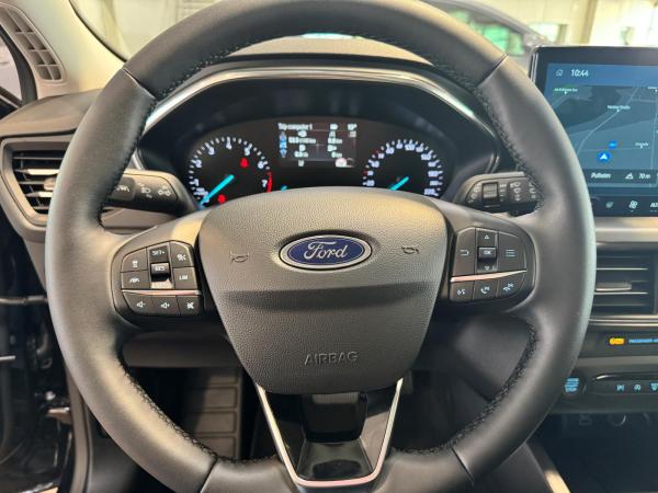 Ford Focus Titanium Edition + Rückfahrkamera+Pano+Navi+LED+Tempomat-adaptiv+Klimaautomatik+Sitzheizung