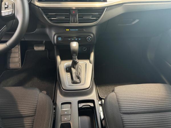 Ford Focus Titanium Edition + Rückfahrkamera+Pano+Navi+LED+Tempomat-adaptiv+Klimaautomatik+Sitzheizung