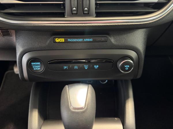 Ford Focus Titanium Edition + Rückfahrkamera+Pano+Navi+LED+Tempomat-adaptiv+Klimaautomatik+Sitzheizung