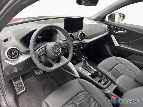 Audi Q2 2x Sline S tronic Navi RFK Optikpaket schwarz