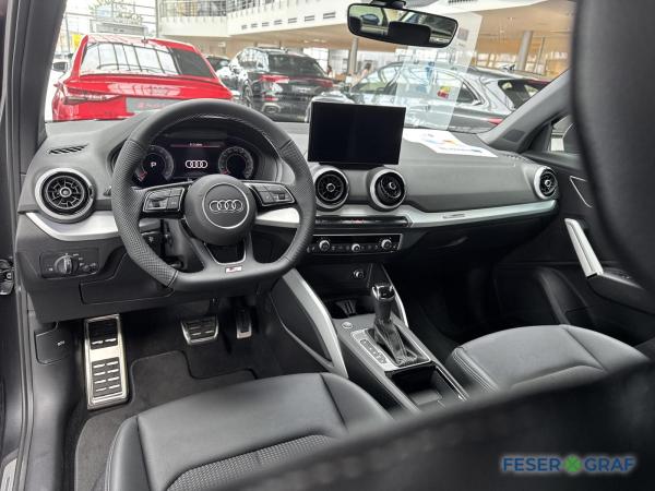 Audi Q2 2x Sline S tronic Navi RFK Optikpaket schwarz