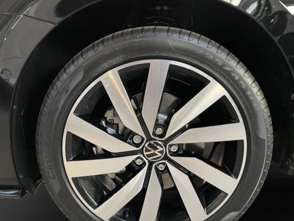 Volkswagen Touran Highline 2,0 TDI DSG | R-Line