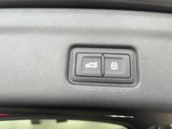 Audi e-tron Q6 SUV business S linequattro