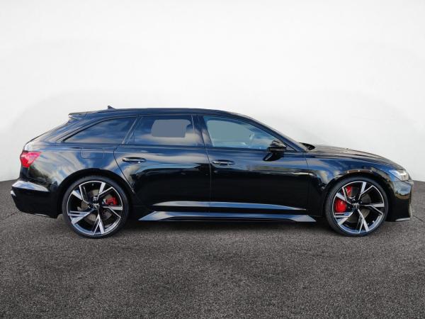 Audi RS6 Avant performance 4.0 TFSI RS-Abgas Matrix