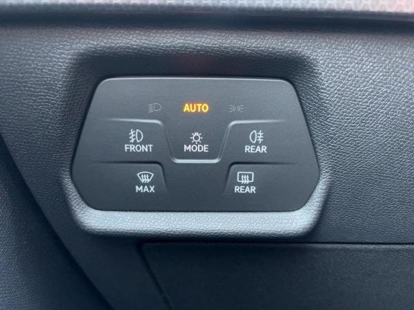 Seat Leon 1.5 eTSI DSG Road Edition #ACC #RFK #Kessy #SHZ