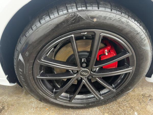 Audi Q5 SUV e-hybrid quattro S tronic Audi Q5 SUV e-hybrid quattro S tronic