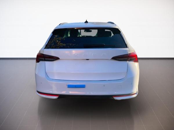 Skoda Octavia Combi Tour 2.0TDI LightA.DSG.NAV.AHK.AMBIENTE.KAM.SignA.SMARTLINK.DAB