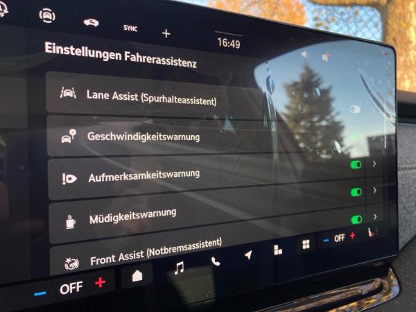 Skoda Octavia Combi Tour 2.0TDI LightA.DSG.NAV.AHK.AMBIENTE.KAM.SignA.SMARTLINK.DAB