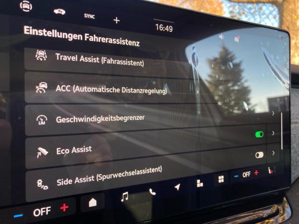 Skoda Octavia Combi Tour 2.0TDI LightA.DSG.NAV.AHK.AMBIENTE.KAM.SignA.SMARTLINK.DAB