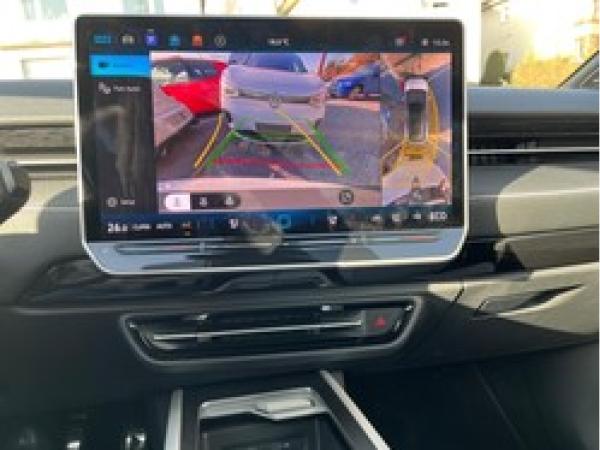Volkswagen ID.7 Tourer Pro S 210 kW - Pano HUD IQ.Drive Matrix-LED Navi AHK Area View Wärmepumpe LM Massage SHZ PDC