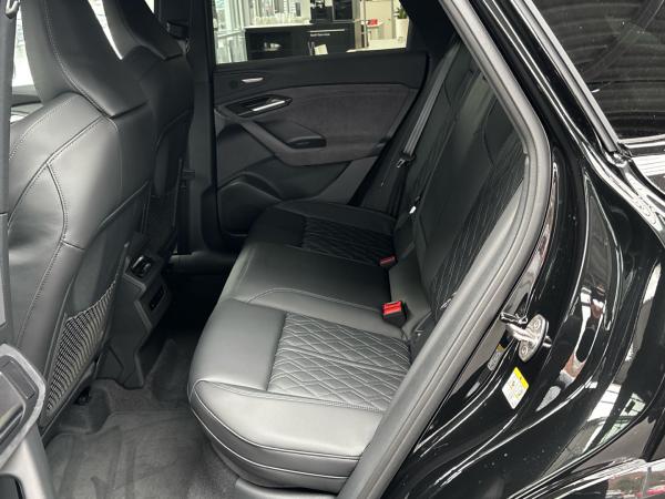 Audi SQ6 e-tron Sportback e-tron 360 kW