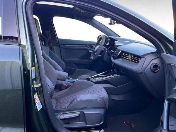 Audi RS3 RS 3 Limousine Audi exclusive-Oakgrün Metallic *SOFORT VERFÜGBAR*