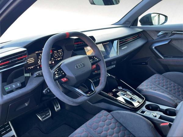 Audi RS3 RS 3 Limousine Audi exclusive-Oakgrün Metallic *SOFORT VERFÜGBAR*