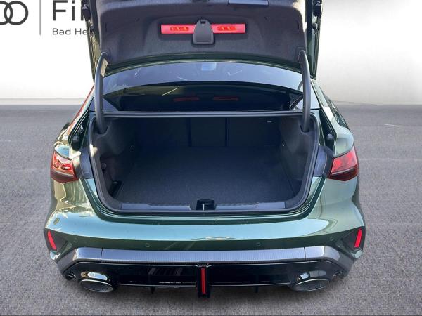 Audi RS3 RS 3 Limousine Audi exclusive-Oakgrün Metallic *SOFORT VERFÜGBAR*