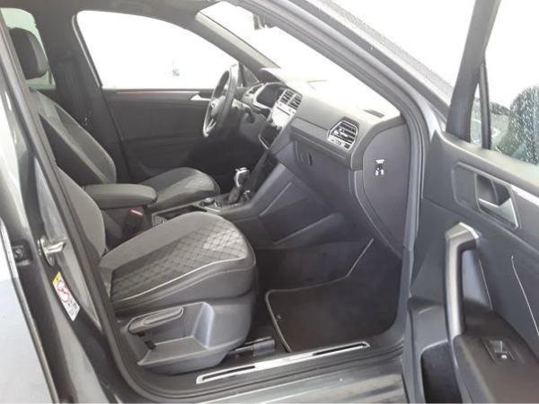 Volkswagen Tiguan Allspace 2.0 TSI DSG R-LINE / 7-SITZER AHK STANDHEIZUNG 4-MOTION