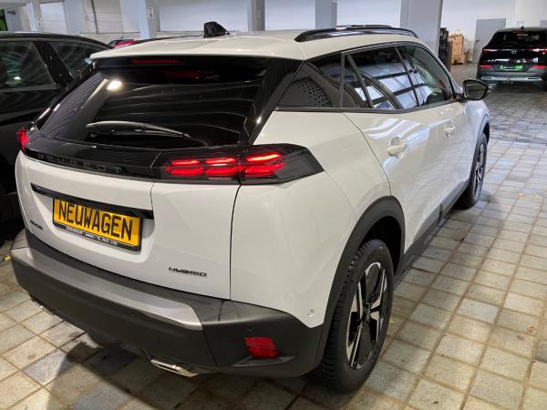 Peugeot 2008 1.2 136 A llure ACC+LED+SHZ+KlimaA+PDC+AUT