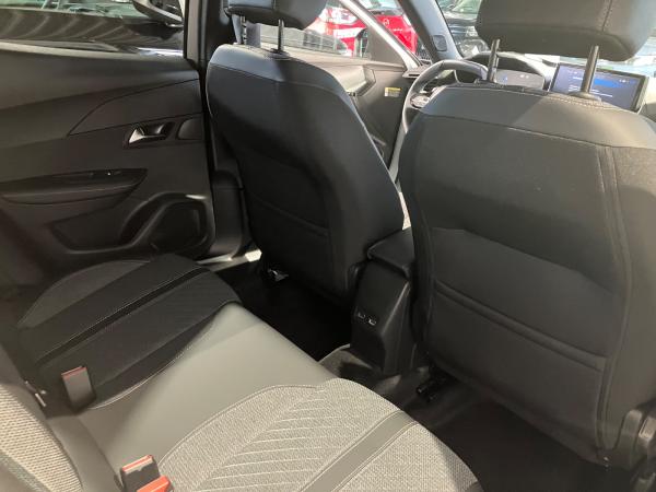 Peugeot 2008 1.2 136 A llure ACC+LED+SHZ+KlimaA+PDC+AUT