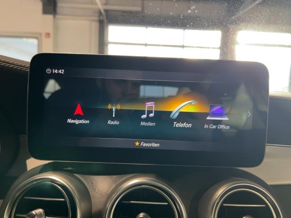 Mercedes-Benz C 220 d AMG Line LED Kamera Panorama Sitzheizung