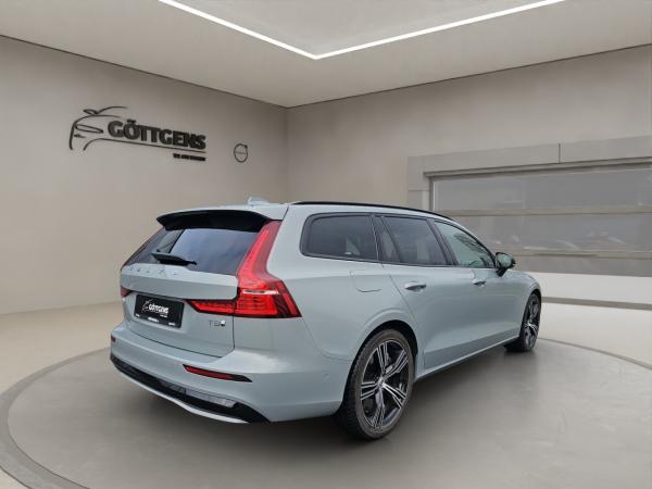 Volvo V60 T8 PLUG-IN PLUS DARK NAVI LED PILOT KAMERA