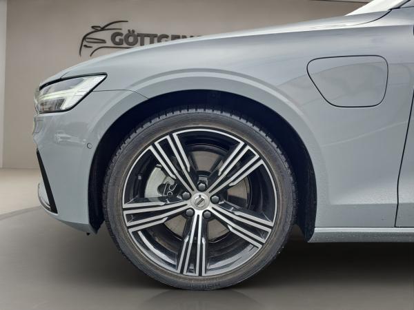 Volvo V60 T8 PLUG-IN PLUS DARK NAVI LED PILOT KAMERA