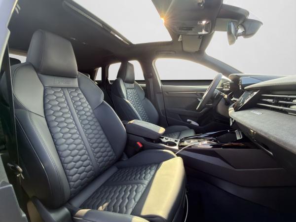 Audi RS3 Sportback | 5 Zylinder Power pur