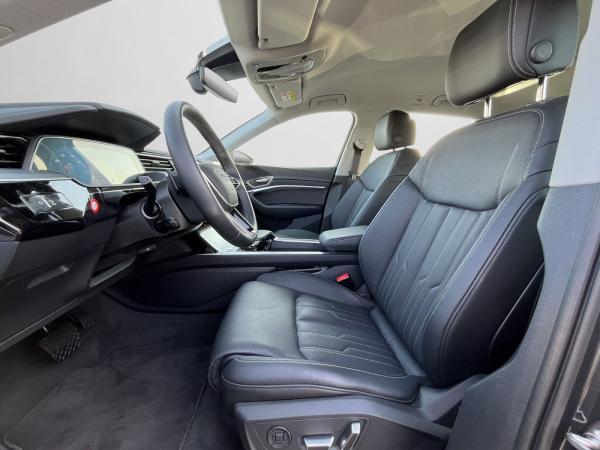 Audi Q8 e-tron 55 MATRIX NAVI REMOTE PARK SITZBELÜFT.