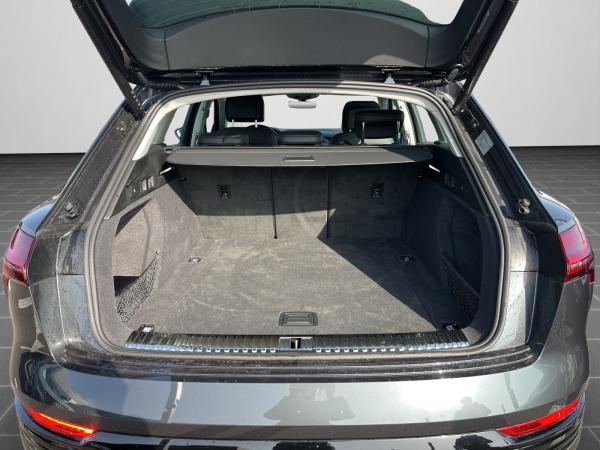 Audi Q8 e-tron 55 MATRIX NAVI REMOTE PARK SITZBELÜFT.