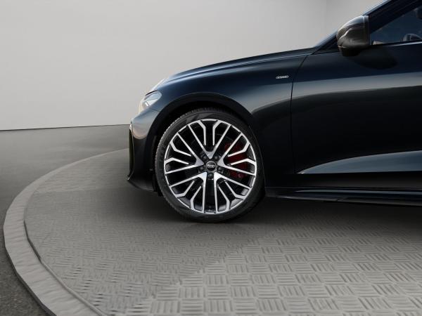 Audi A5 Avant e-hybrid qu S tronic HuD B&O AHK Matrix