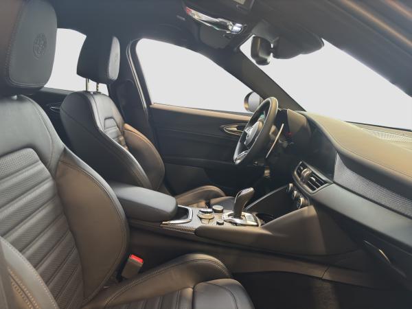 Alfa Romeo Giulia Quadrifoglio 2.9 V6 SOFORT VERFÜGBAR!