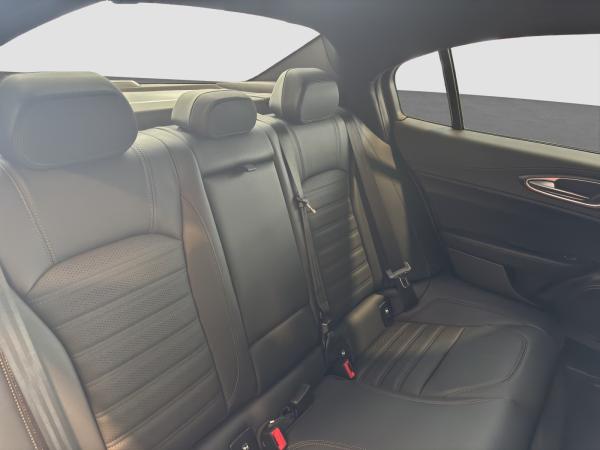 Alfa Romeo Giulia Quadrifoglio 2.9 V6 SOFORT VERFÜGBAR!