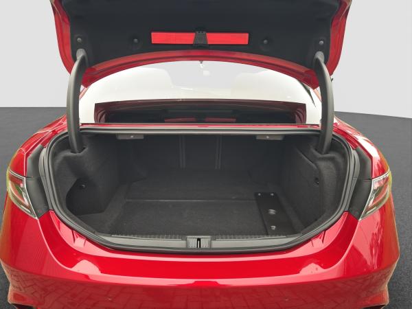 Alfa Romeo Giulia Quadrifoglio 2.9 V6 CARBON AKRAPOVIC