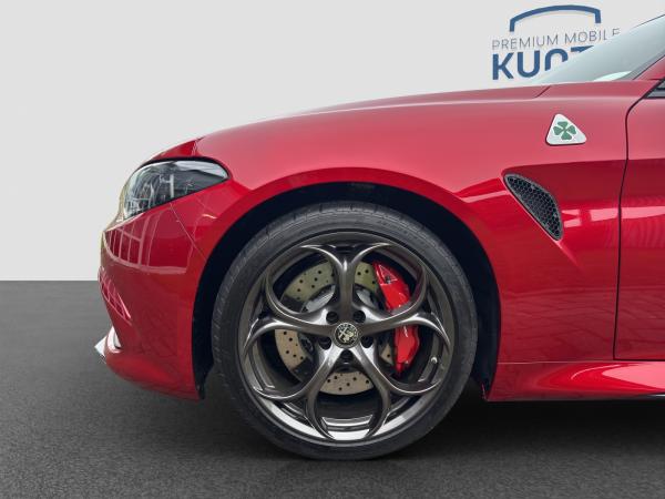 Alfa Romeo Giulia Quadrifoglio 2.9 V6 CARBON AKRAPOVIC