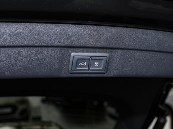 Audi A5 Limousine 	 ACC Matrix TechPro AHK Navi HuD LM20