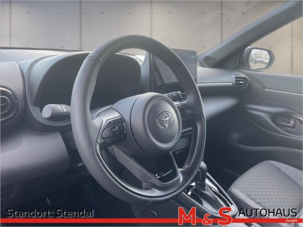 Toyota Yaris Cross 1.5 Hybrid 4x2 Teamplayer mit Winter- u. SafetyPaket