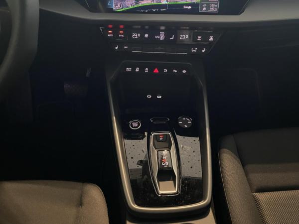 Audi A3 Sportback 30 TFSI S tronic (Garantie 05/2030.Navi.SHZ.Kamera.DAB.GRA)