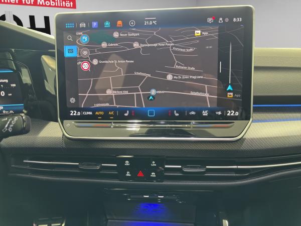 Volkswagen Golf VIII R Black Edition (Kamera.HarmanKardon.Navi) 2.0l TSI DSG 4M