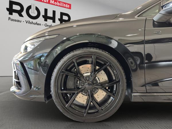 Volkswagen Golf VIII R Black Edition (Kamera.HarmanKardon.Navi) 2.0l TSI DSG 4M