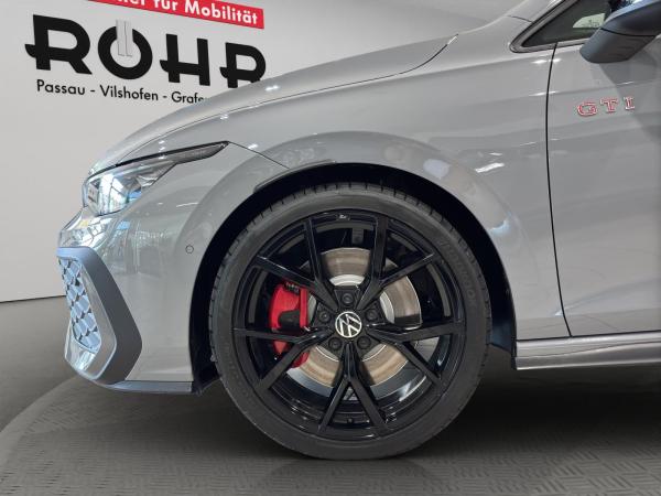 Volkswagen Golf VIII GTI (Garantie 09/2030.AHK.AreaView.BlackStyle.HarmanKardon) 2.0 TSI DSG